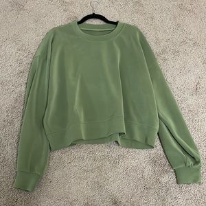 Lululemon Softstreme perfectly oversized CROPPED crew in green size 12